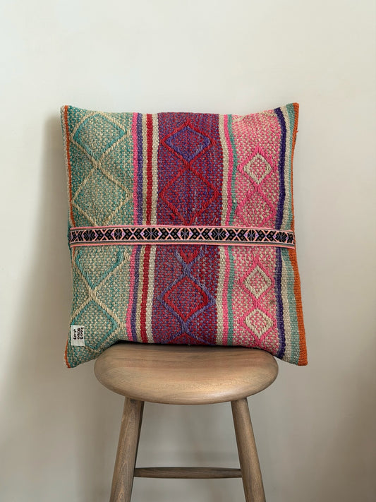 Uniek sierkussen uit Andes Peru 50x50 dubbel bedrukt