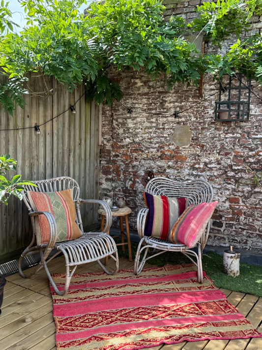 Peruaanse Sierkussens en kleed op stoeltjes