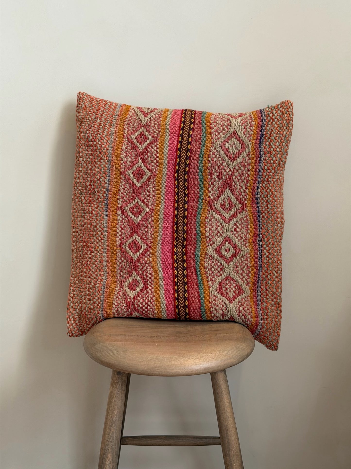 Uniek sierkussen uit Andes Peru 50x50 dubbel bedrukt