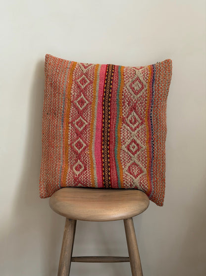 Uniek sierkussen uit Andes Peru 50x50 dubbel bedrukt