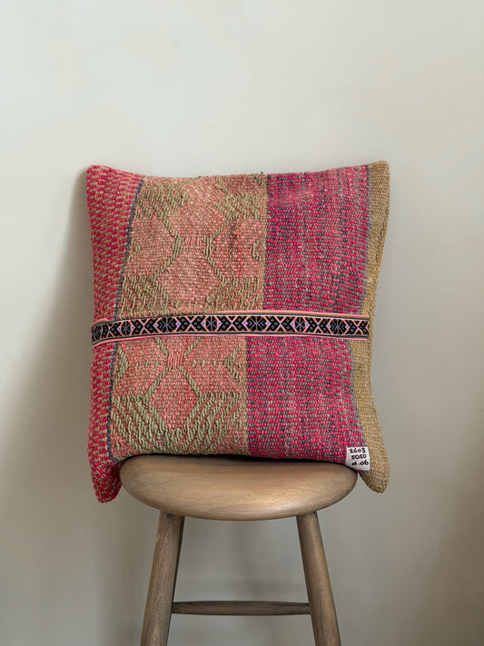 Uniek sierkussen uit Andes Peru 50x50 dubbel bedrukt