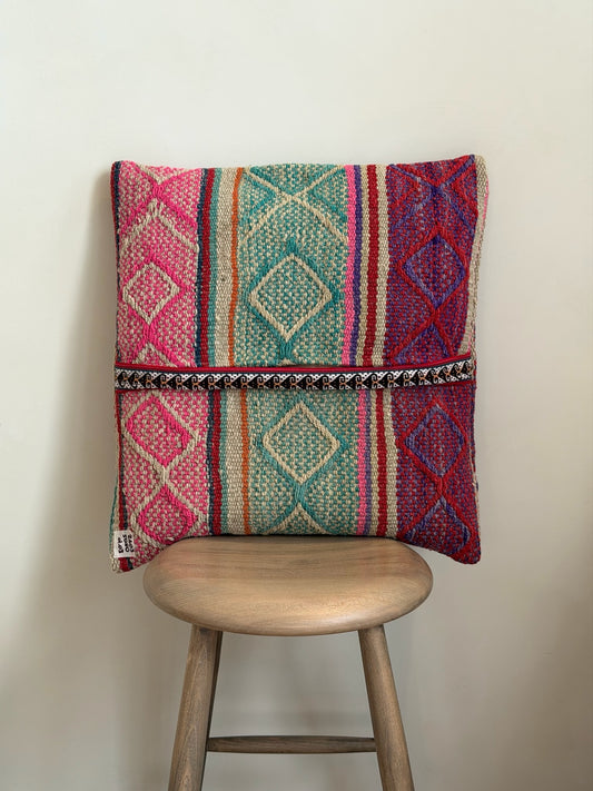 Uniek sierkussen uit Andes Peru 50x50 dubbel bedrukt