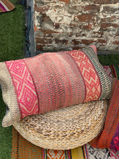 Uniek sierkussen uit Andes Peru 40x70 cm